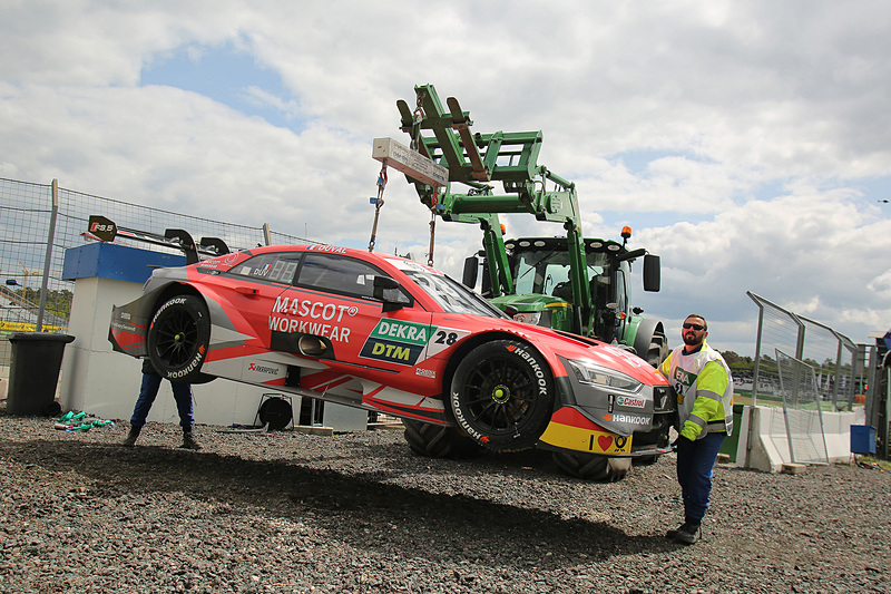 サックスカーブ（スタジアム）でサウンドトラップに入りリタイアしたロイック・デュバル