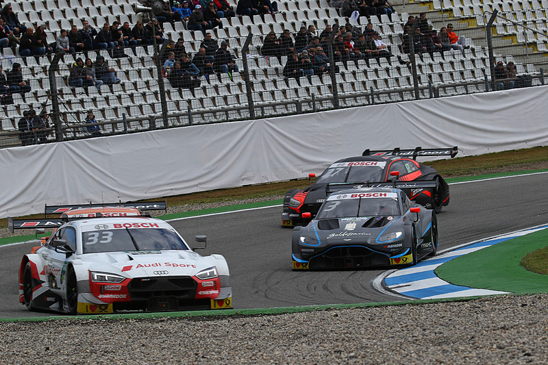 10周目にインをとり、11位に浮上するアストンマーティンのポール・ディレスタ（No.3）