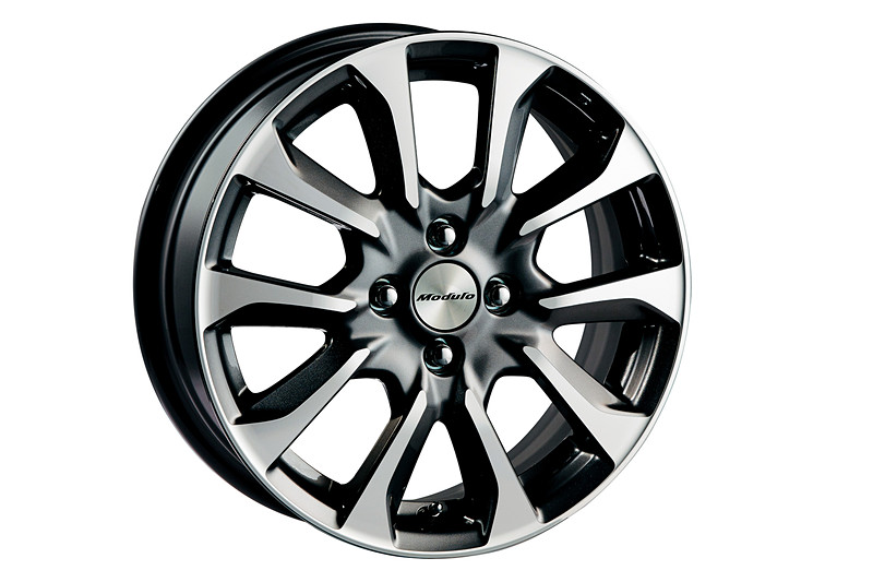 ダイヤモンドカット/プラウドシルバー塗装の16インチアルミホイール「MS-026」（2万7000円/本）