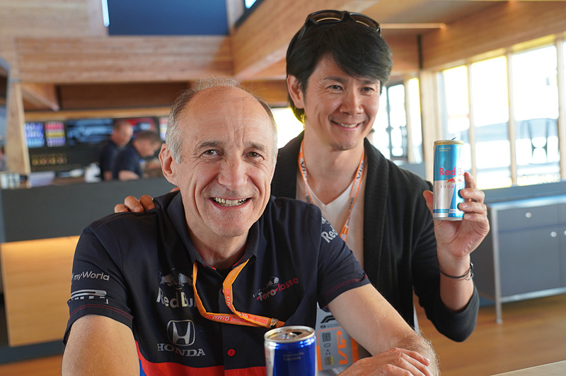 フランツ・トスト氏（左）と中野信治氏（右）