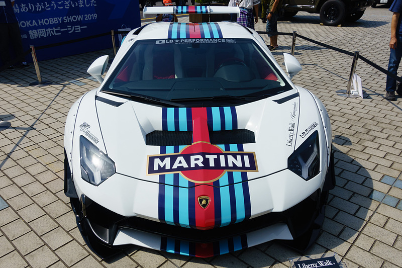 ボディカラーは、マルティーニ
