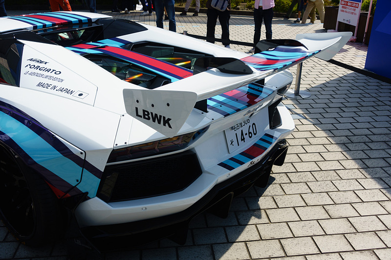 ボディカラーは、マルティーニ