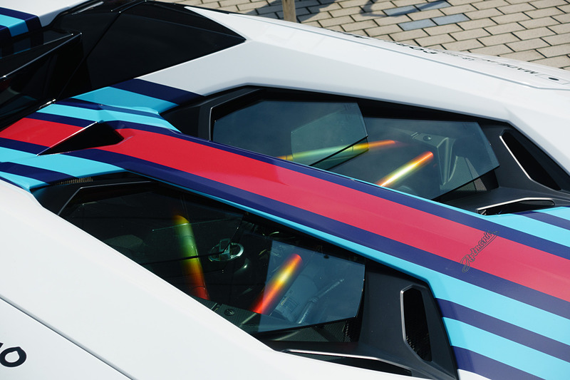 インテリアやエンジンルームも高品質な仕上げ