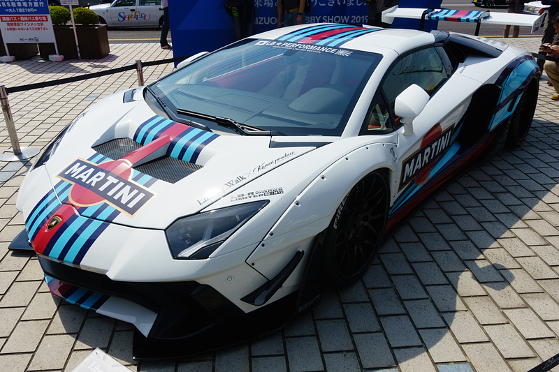 ボディカラーは、マルティーニ