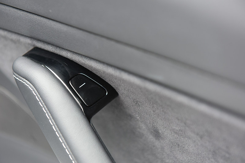 ミニマリズムを追及したインテリア