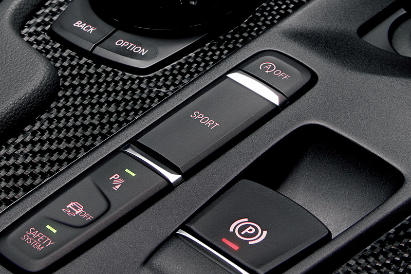 センターコンソールに「スポーツモード」のモード選択スイッチをレイアウト