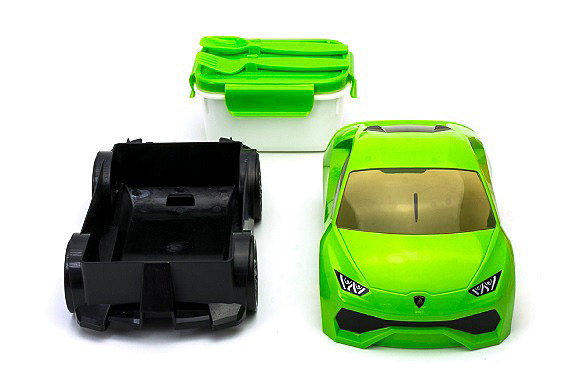 弁当箱のサイズは147×110×75mm（全長×全幅×全高）で、内容量は500ml。フォークとスプーンが付き、食洗機、電子レンジ、冷凍庫にも対応