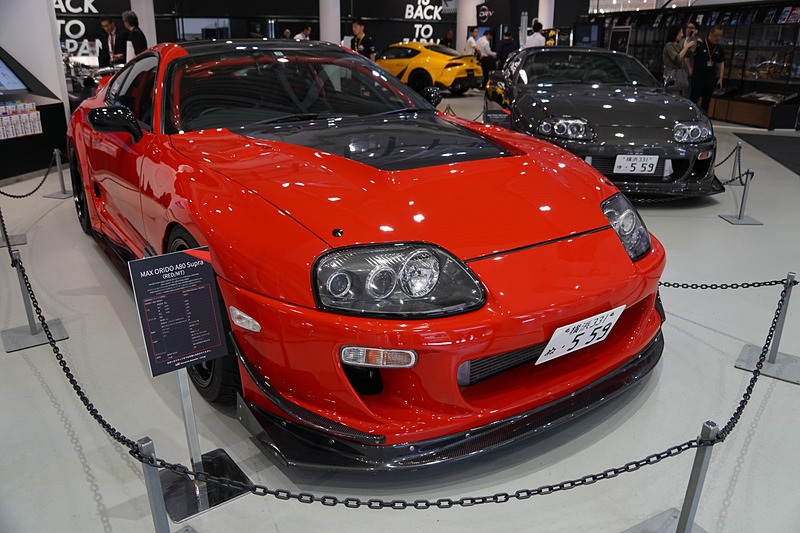 織戸学選手所有車にHKSパーツを装着した展示車