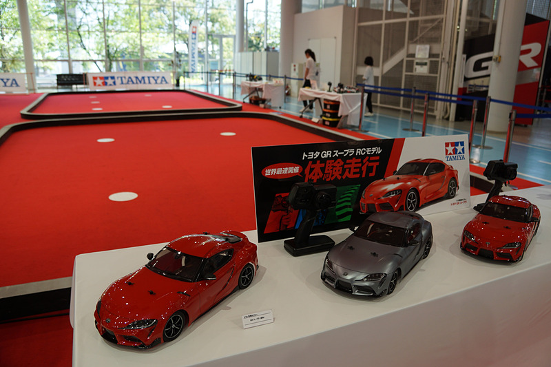 タミヤブースに設置された特設コース