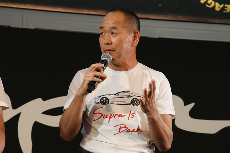 ナスカーに参戦し、米国を主戦場としている服部代表は、スープラが復活することが米国でも報道された際に大きな反響があり、「スープラの人気って日本だけかと思っていたんですが、アメリカにいて『世界的に人気があるんだな』って本当に分かりました」とコメント。また、7月5日に米国 デイトナで行なわれるシーズン第16戦からスープラでナスカー エクスフィニティシリーズに参戦。「アメリカからスープラを盛り上げていきたい」と意気込みを語った