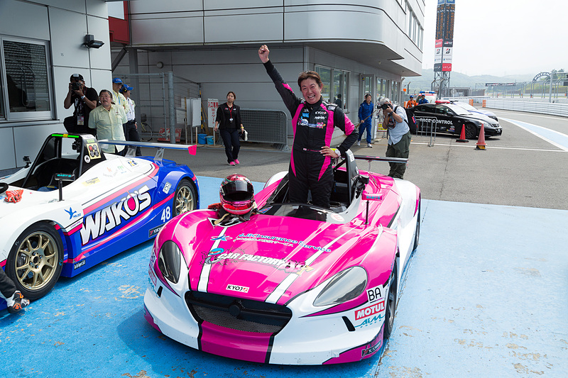 優勝は86号車 小泉亜衣選手