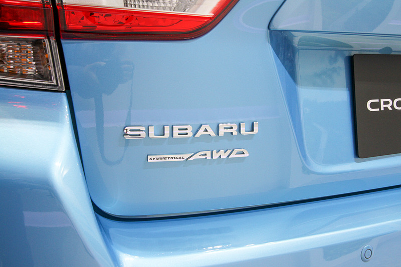 リアゲートにはSUBARUやCROSSTREKのエンブレム