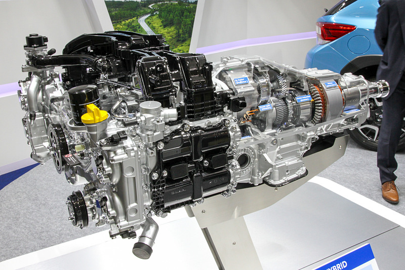 クロストレック ハイブリッドのパワートレーンカットモデル