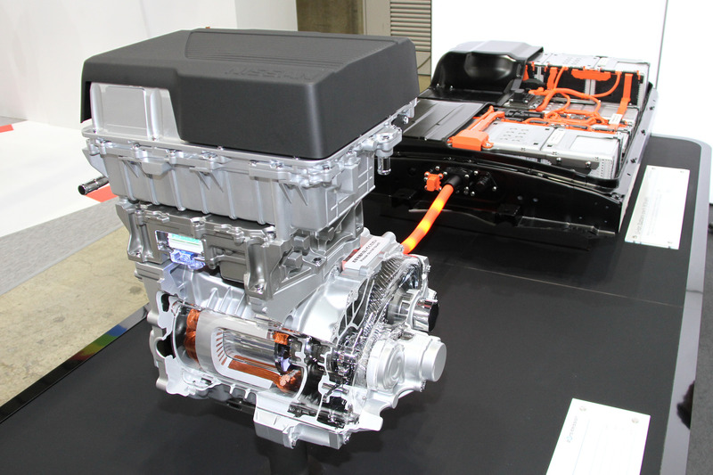 リーフ e＋に搭載する「e-パワートレイン」（新開発リチウムイオンバッテリー/電動パワートレーン）