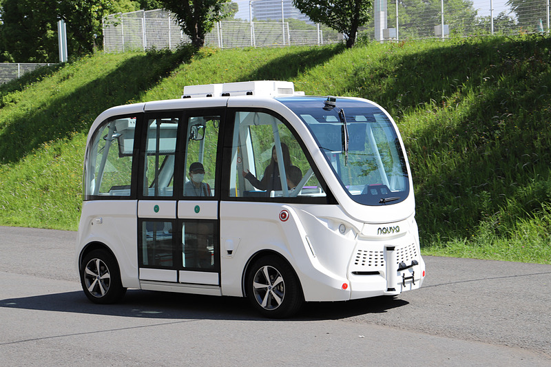 SBドライブが自動運転EV（電気自動車）バス「NAVYA ARMA（ナビヤ アルマ）」で試乗会を実施