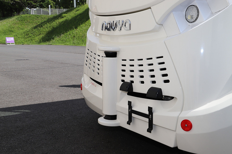 車両下部の2D LiDAR。前後と側面も含めて計8基を搭載