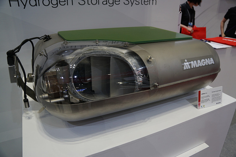 液体水素を貯蔵するための水素タンク