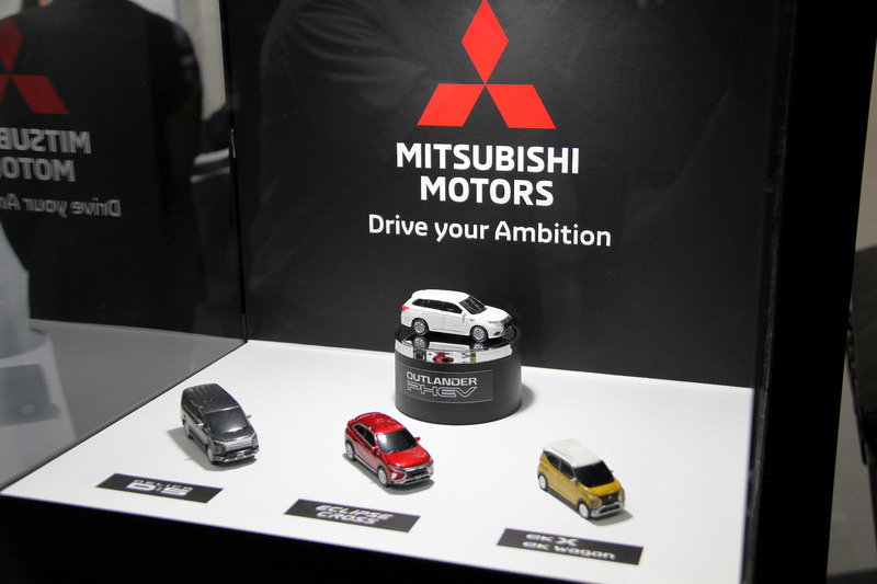 電動DRIVE HOUSEに関するアンケートに回答すると、ミニカー1台がプレゼントされるサービスも