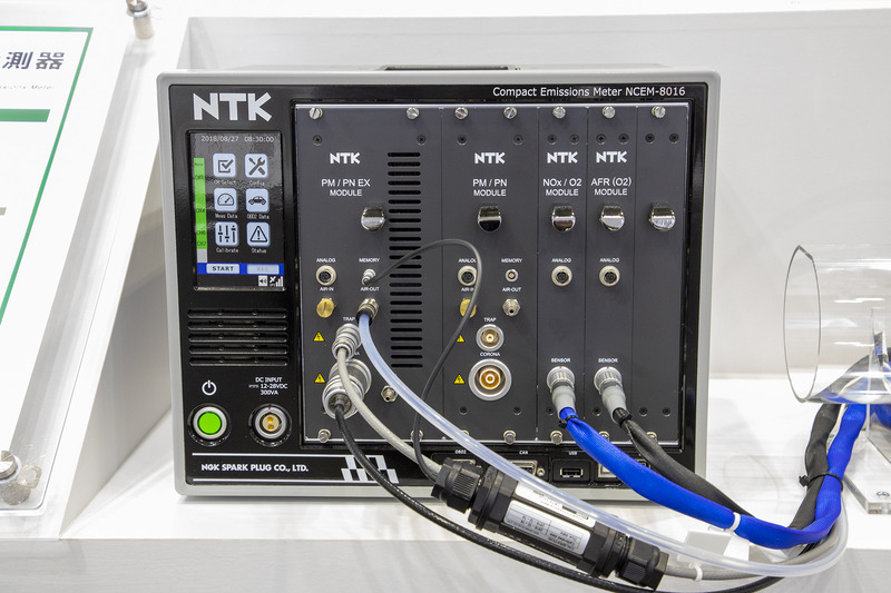 エンジンデータロガーの情報やGPSの位置情報も取り込むことができ、取り込んだデータは同期して見ることもできる