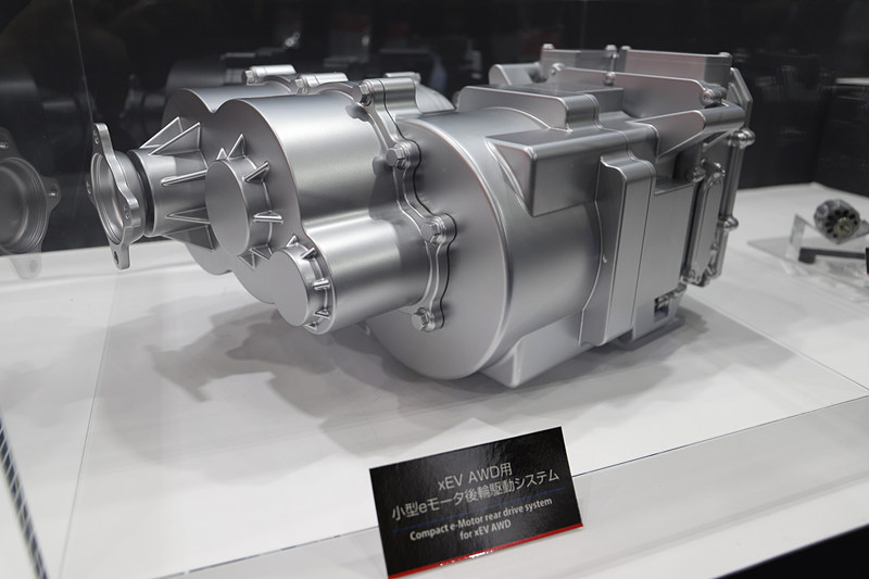 xEV AWD用小型eモータ後輪駆動システム