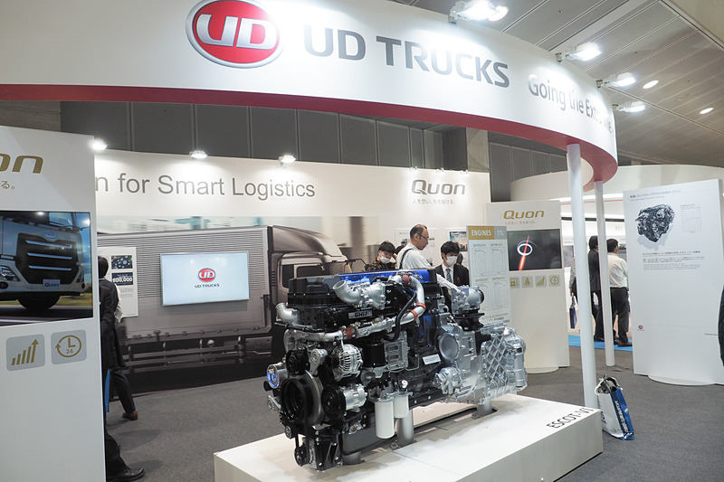 UDトラックスのブース
