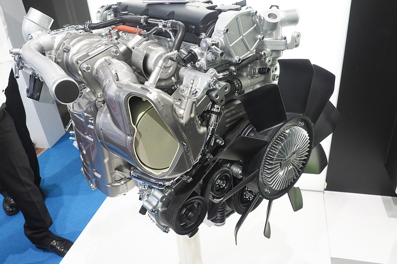 「4JZ1」エンジン