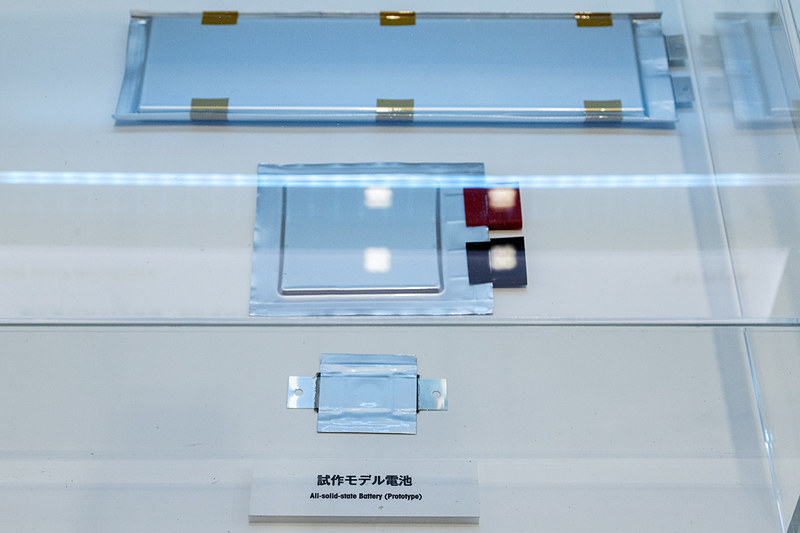 2020年度半ばを目指して開発が進められている全固体電池