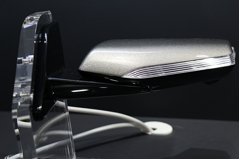 競合他社の製品より薄型化と軽量化を実現