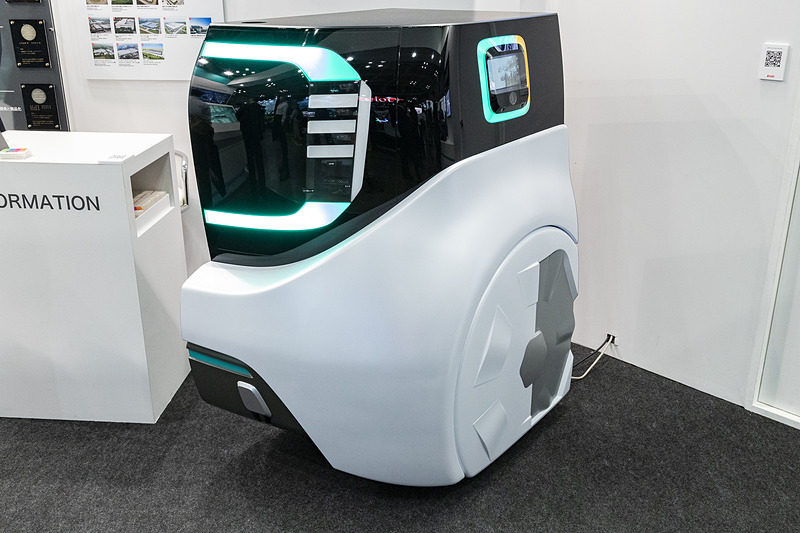 センサー内蔵ランプなどを搭載したモックアップ