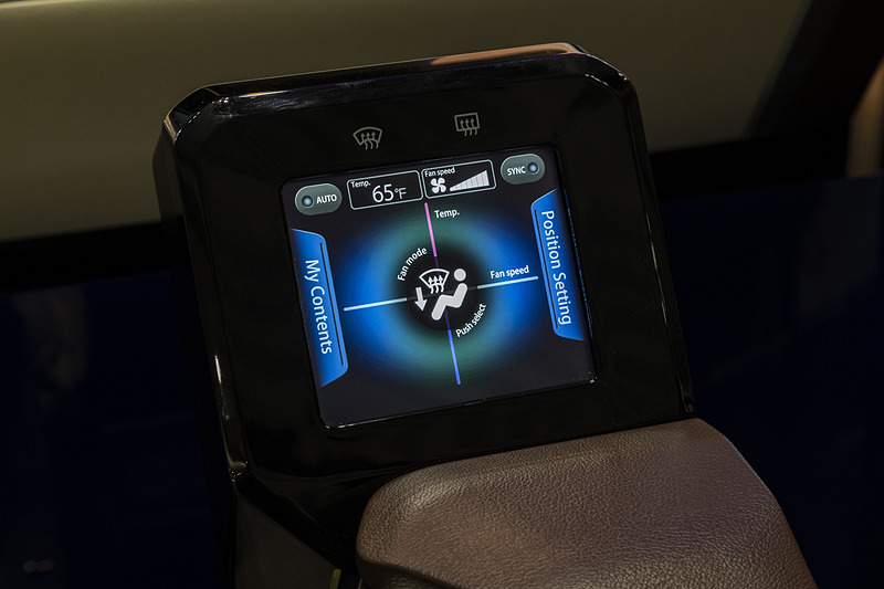 フォースフィードバックとセンシング技術を組み合わせたタッチパネルディスプレイ