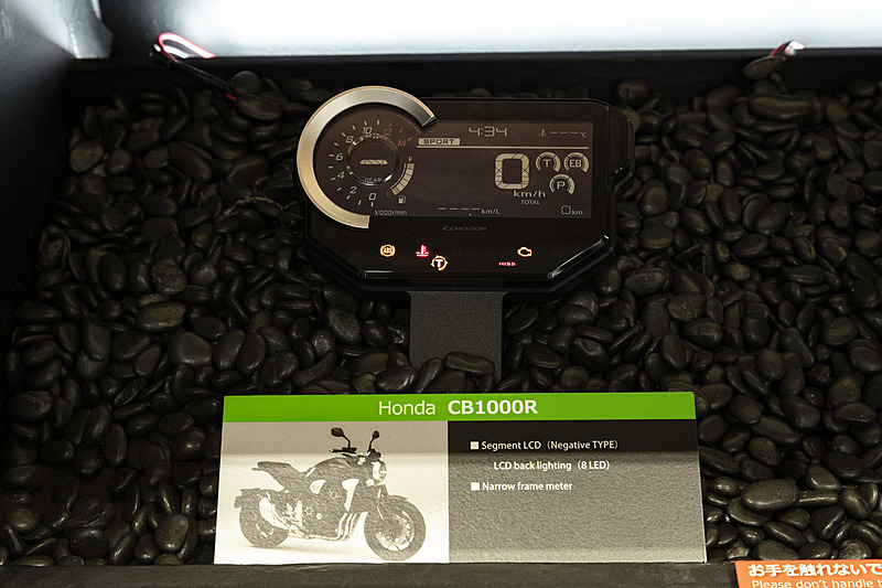 ホンダ「CB1000R」用はセグメント液晶