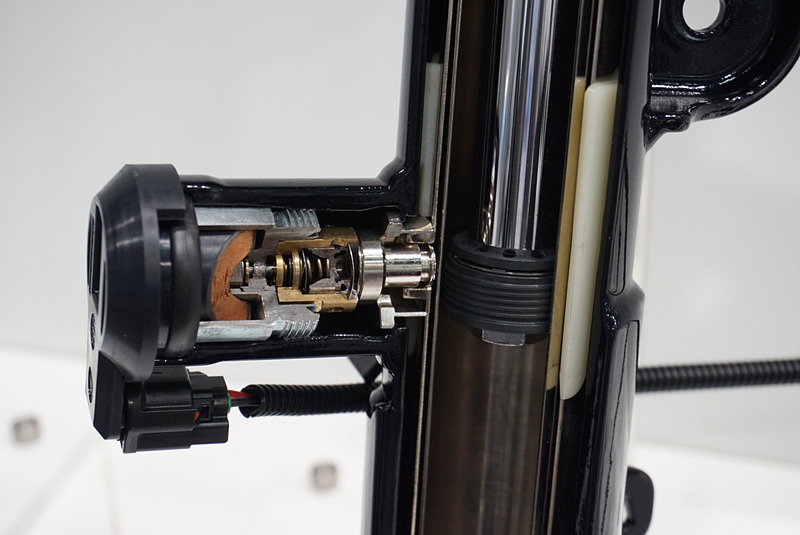 4輪車用ショックアブソーバー「IECAS」