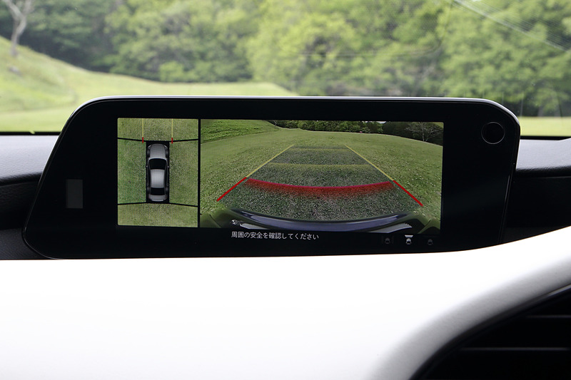 ワイドになって情報の表現力が増えた8.8インチディスプレイ