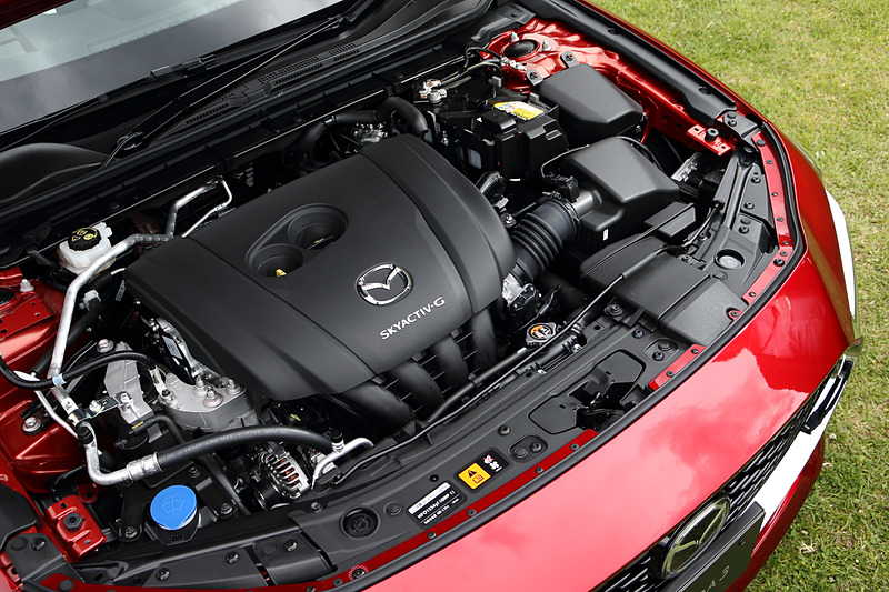 最高出力115kW（156PS）/6000rpm、最大トルク199Nm（20.3kgfm）/4000rpm。WLTCモード燃費は15.6km/L～15.8km/Lの「SKYACTIV-G 2.0」