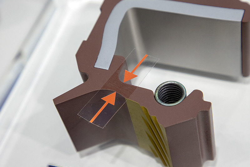 従来品との肉厚比較