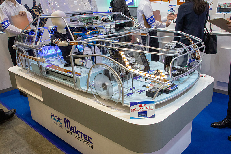 日本メクトロンのブースではFPC（フレキシブル基盤）の技術と製品を展示