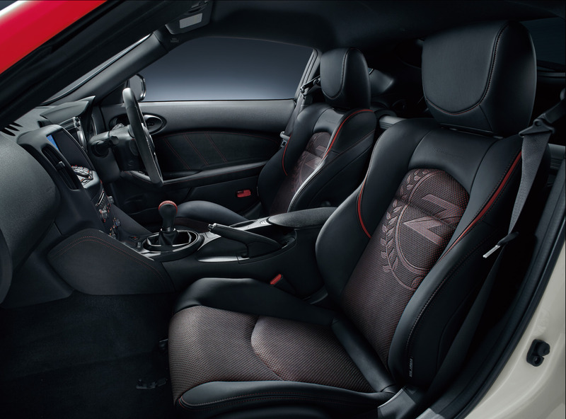 フェアレディZ 50th Anniversaryでは多くの専用装備で50周年の特別感を演出