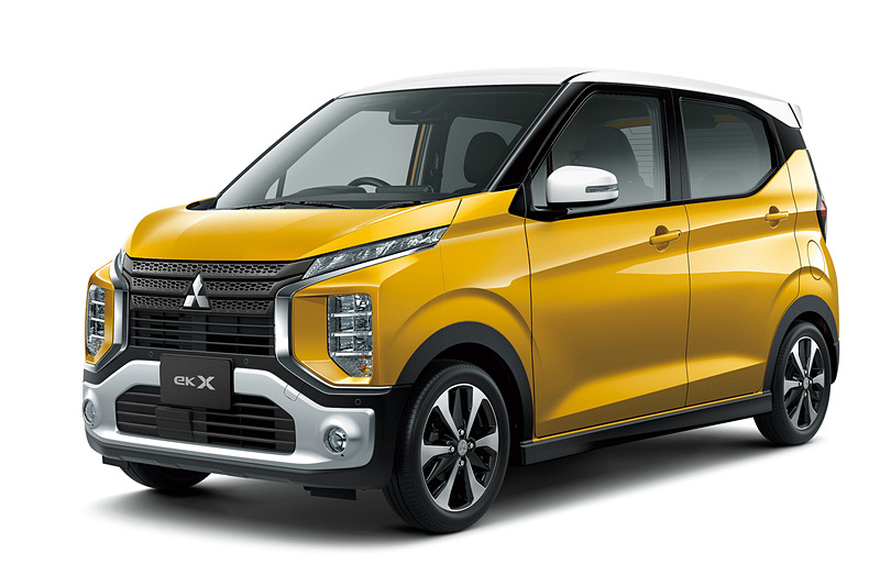 新型軽ハイトワゴン「eKクロス」