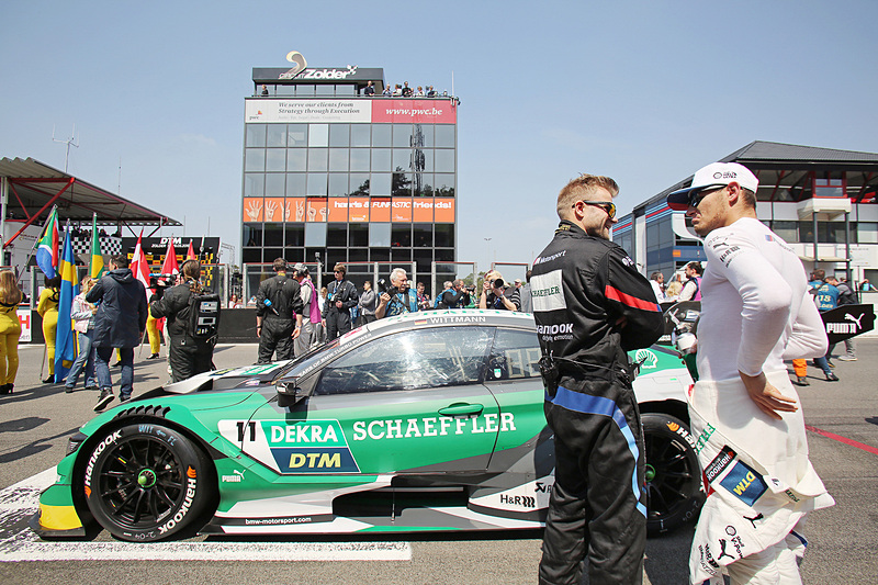 ポールポジションはBMWのマルコ・ウィットマン（No.11）