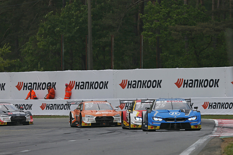 フィリップ・エング（No.25）、シェルドン・ヴァンデーリンデ（No.31）、ジャミー・グリーン（No.53）がつける