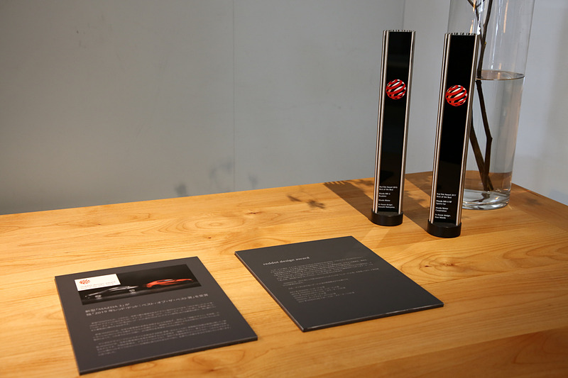 MAZDA3は、世界で最も権威のあるデザイン賞の1つである2019年レッド・ドット賞のプロダクトデザイン部門で最高位となる「ベスト・オブ・ザ・ベスト賞」を受賞していて、その紹介もされていた