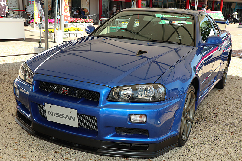 「スカイライン GT-R VスペックII」（BNR34型）