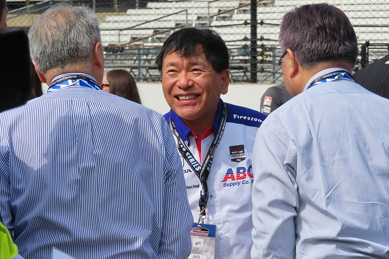 今年からNTTがインディカー・シリーズのタイトルスポンサーとなっているが、NTTコミュニケーションズの庄司哲也社長の姿も