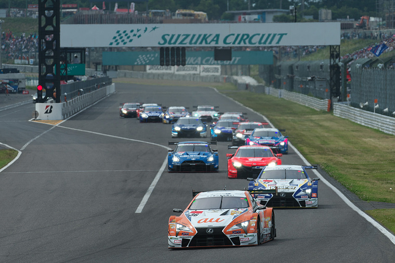 GT500クラスのスタート