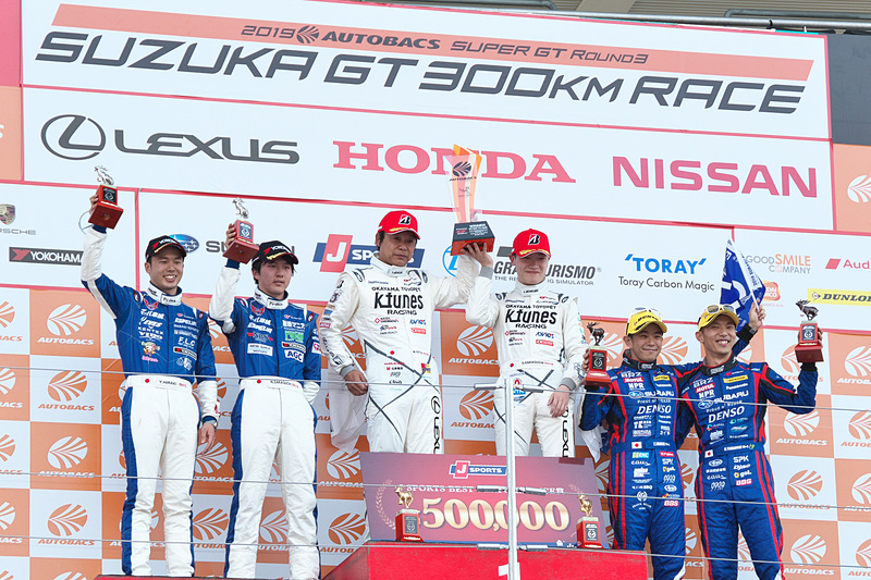 GT300クラス表彰台