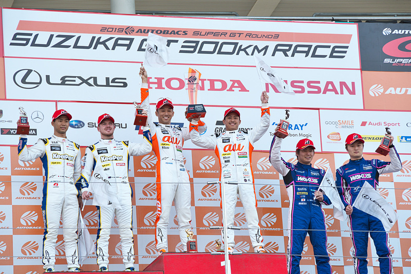 GT500クラス表彰台