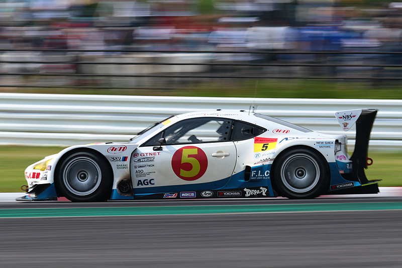 25号車がファイナルラップで失速。2位は、5号車 ADVICS マッハ車検 MC86坂口夏月/平木湧也組、YH）