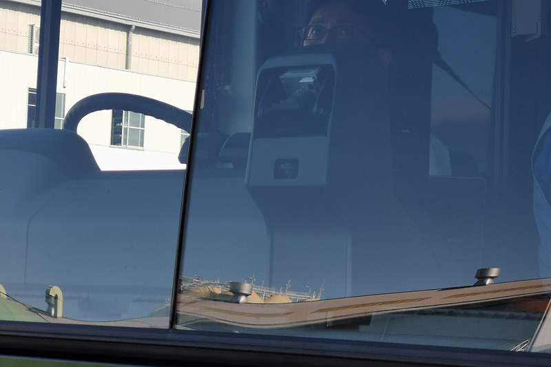 カメラが誘導の点線を読み取ってステアリング操作をする