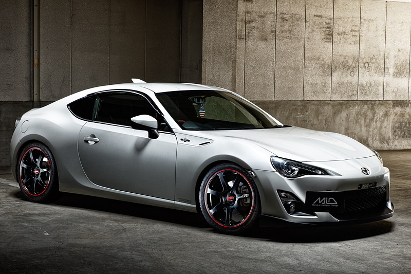 7スポークでスポーティな印象の「RMP RACING R07」