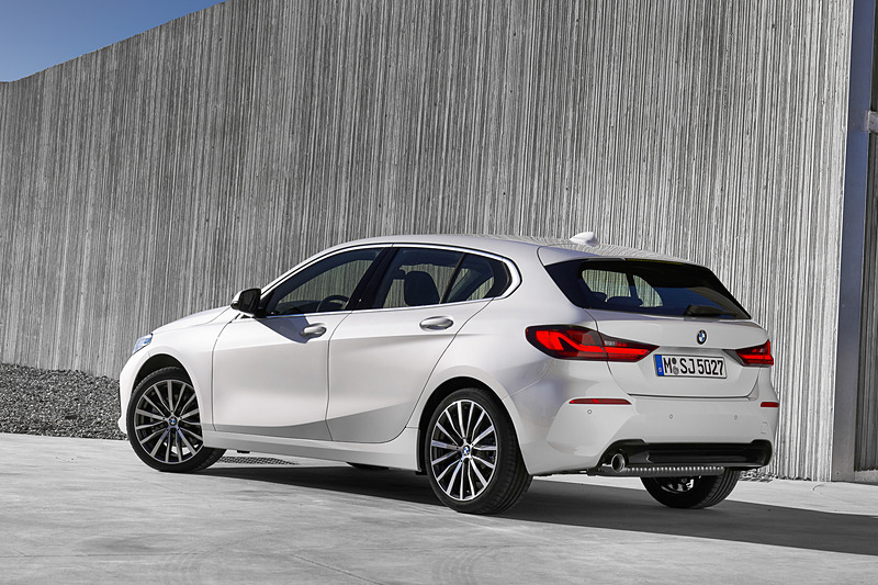 新型1シリーズのボディサイズは4319×1833×1447mm（全長×全幅×全高）、ホイールベースは2670mm（写真は海外仕様の118i）